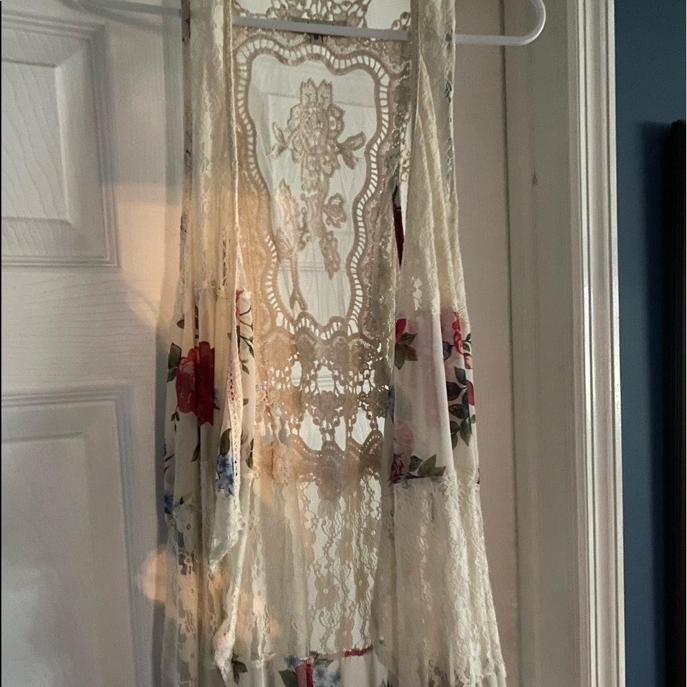 Lace vest/kimono
